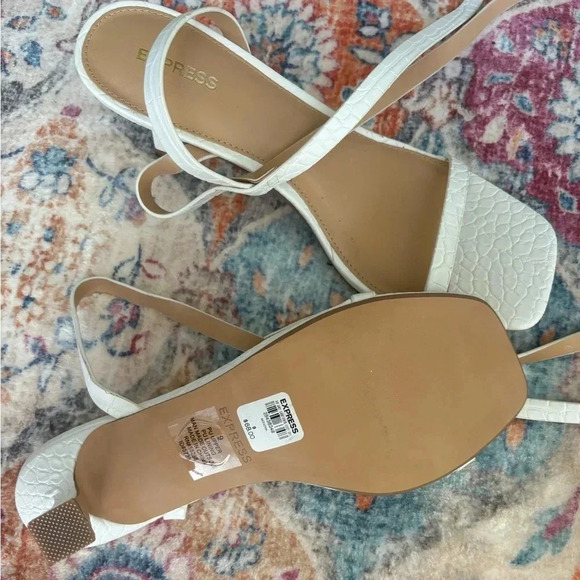Express | white kitten heels | Great condition | Size 9 - Picture 4 of 5